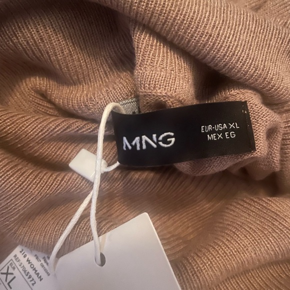 NWT Mango cashmere blend pullover turtleneck - Picture 5 of 6